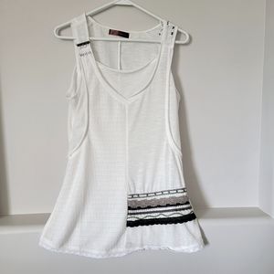 NWOT Style Camesa tunic length tank. White and cream with boho details. L.